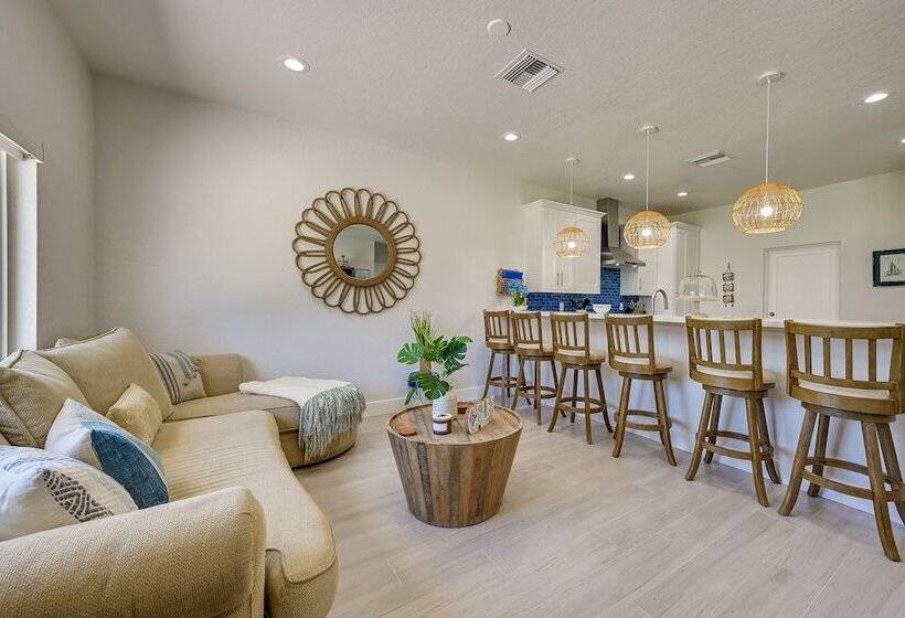 Sebring Serenity: Waterfront Retreat W/ Boat Dock!