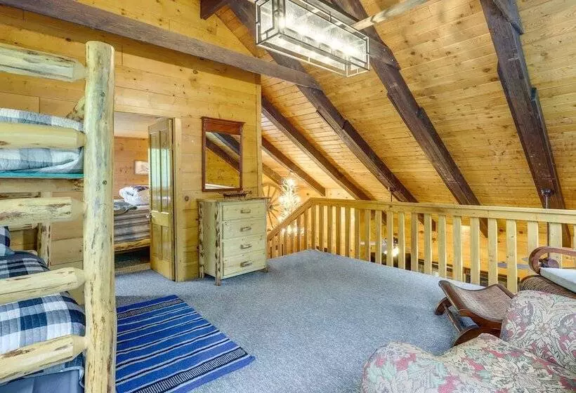 Secluded 3 Acre Cabin In Tollgate W/ Gas Grill!