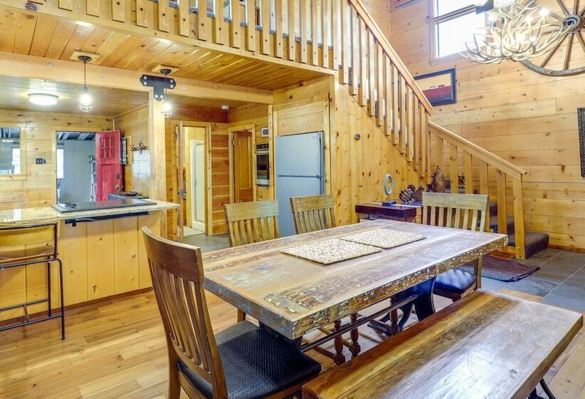 Secluded 3 Acre Cabin In Tollgate W/ Gas Grill!