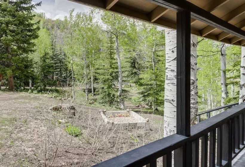 Secluded 3 Acre Cabin In Tollgate W/ Gas Grill!
