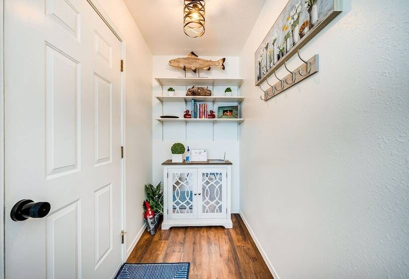 Secluded Broken Bow Escape W/ Fishing Pond & Pier!