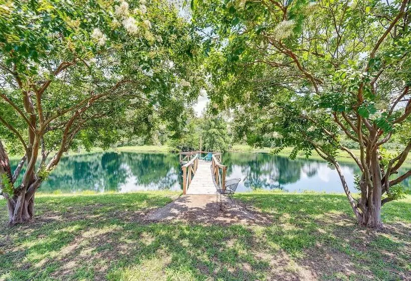 Secluded Broken Bow Escape W/ Fishing Pond & Pier!