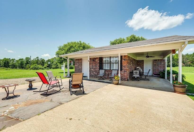 Secluded Broken Bow Escape W/ Fishing Pond & Pier!