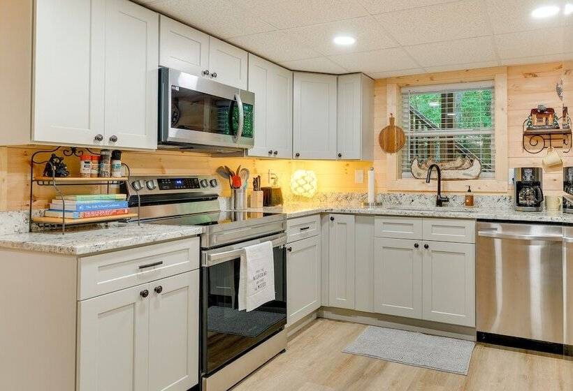 Secluded Murphy Vacation Rental W/ Private Hot Tub