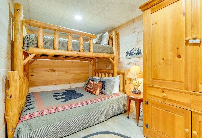 Secluded Murphy Vacation Rental W/ Private Hot Tub