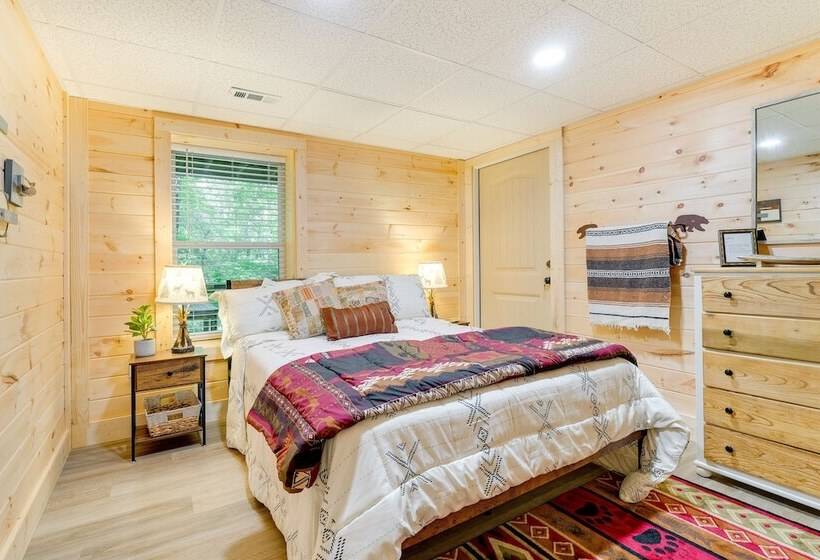 Secluded Murphy Vacation Rental W/ Private Hot Tub