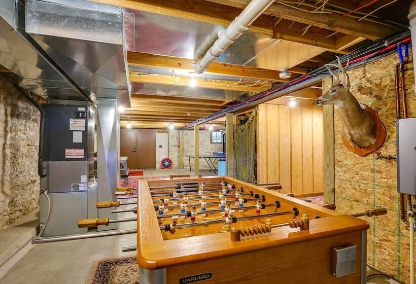 Serene Pacific Getaway: Deck, Grill & Fire Pit!