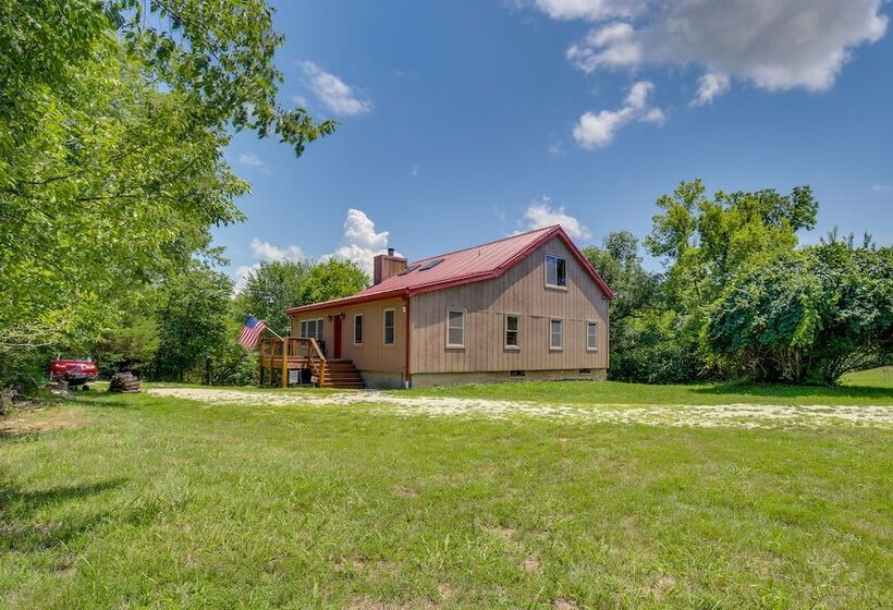 Serene Pacific Getaway: Deck, Grill & Fire Pit!