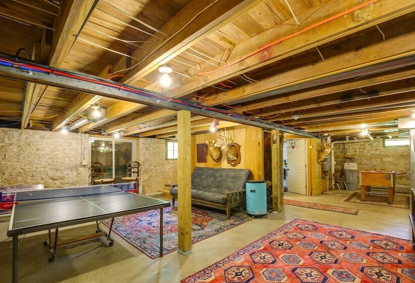 Serene Pacific Getaway: Deck, Grill & Fire Pit!