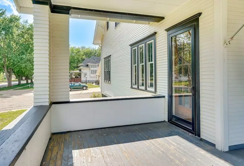 Sioux Center Home Near Dordt University