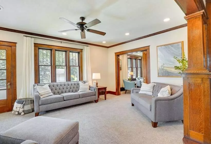 Sioux Center Home Near Dordt University