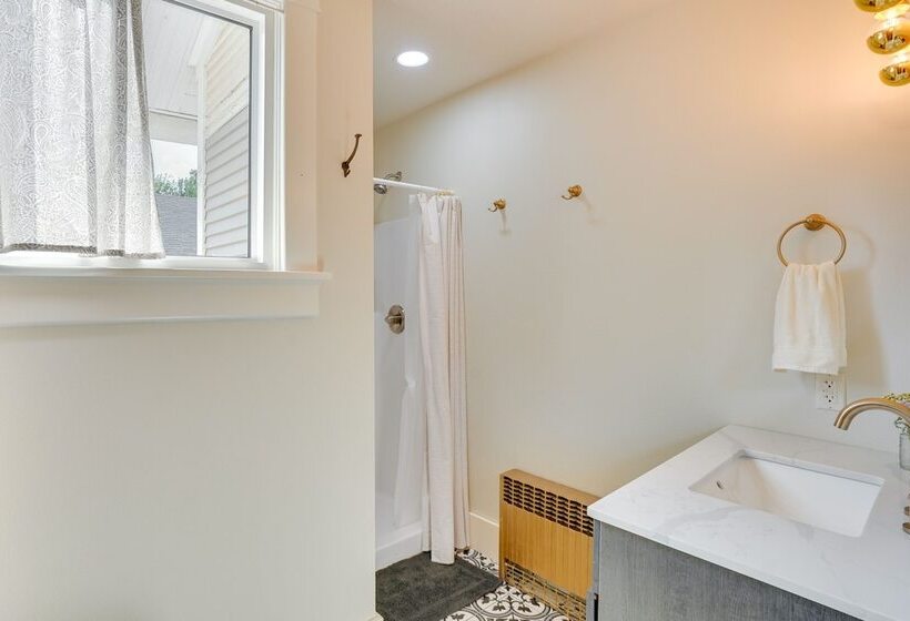 Sioux Center Home Near Dordt University