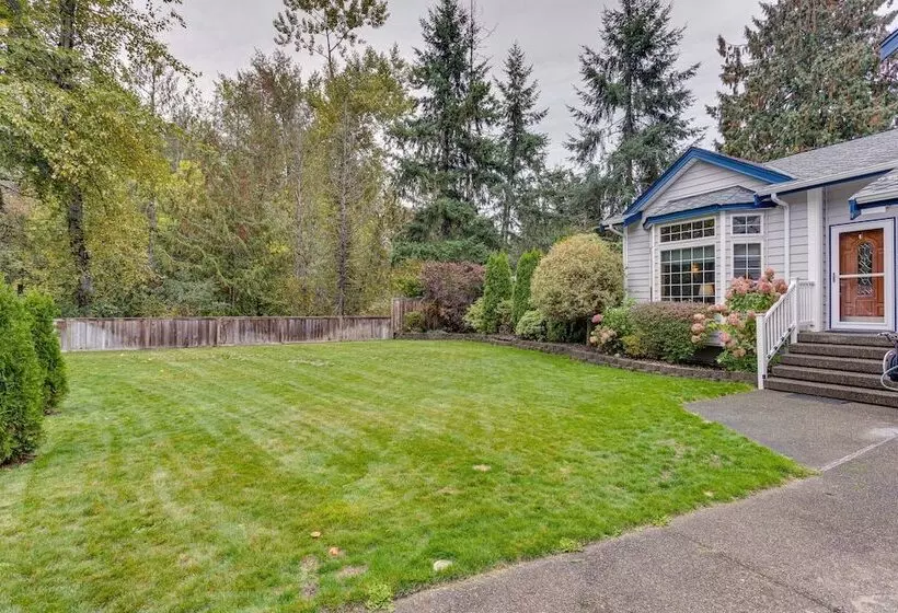 Pet & Family Friendly Bonney Lake Home: Game Room