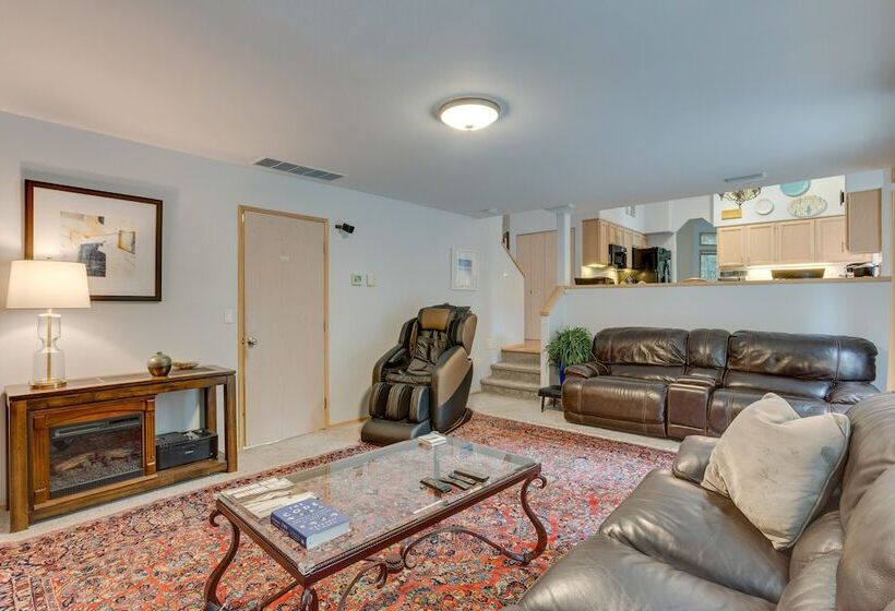 Pet & Family Friendly Bonney Lake Home: Game Room