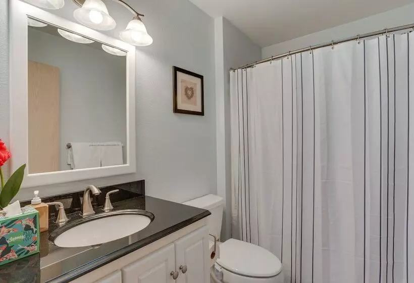 Pet & Family Friendly Bonney Lake Home: Game Room