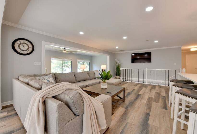 Spacious Lake Norman Retreat W/ Boat Ramp!