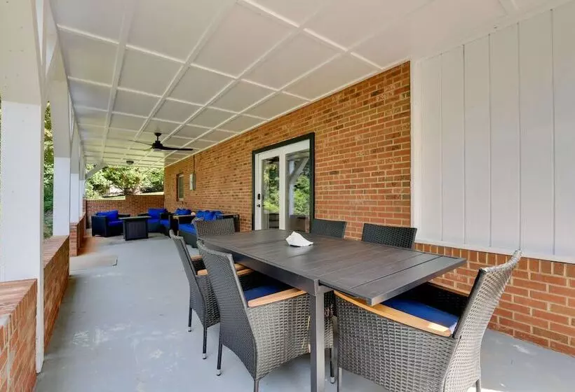 Spacious Lake Norman Retreat W/ Boat Ramp!