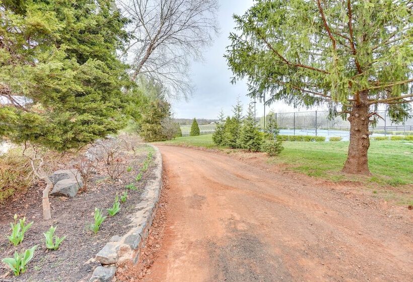 Spacious Virginia Retreat W/ Deck & Scenic Views!