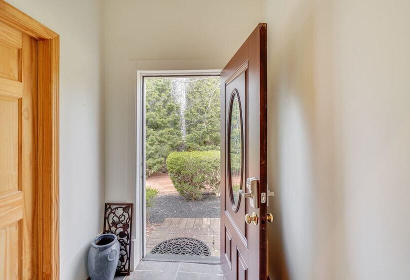 Spacious Virginia Retreat W/ Deck & Scenic Views!