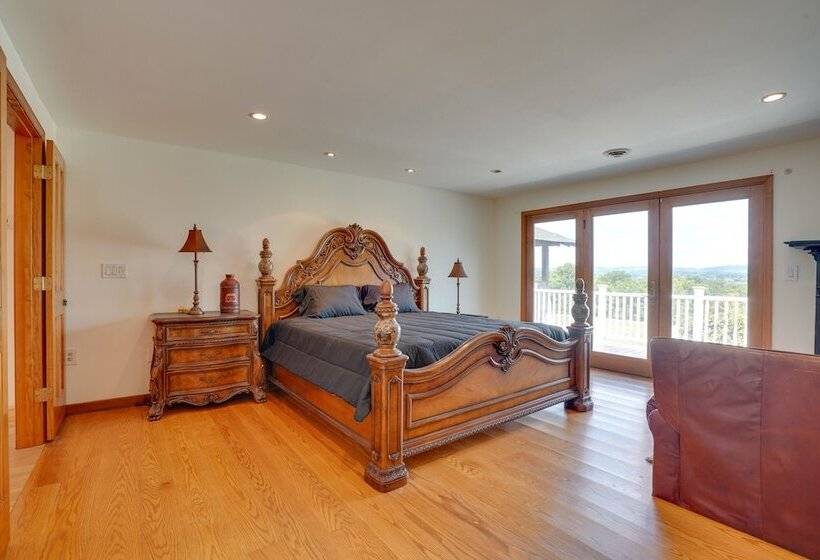 Spacious Virginia Retreat W/ Deck & Scenic Views!