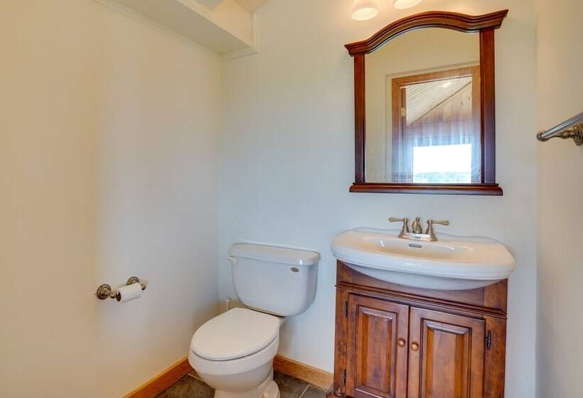 Spacious Virginia Retreat W/ Deck & Scenic Views!