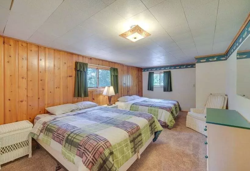 Spacious Winter Retreat W/ River Access + Kayaks!