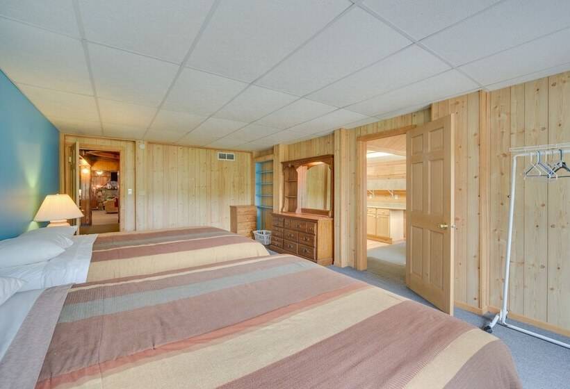 Spacious Winter Retreat W/ River Access + Kayaks!