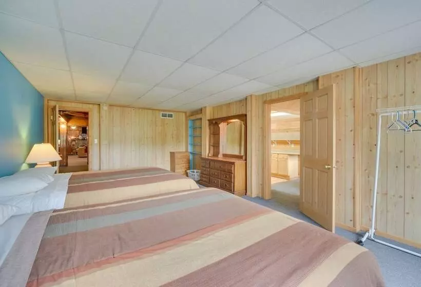 Spacious Winter Retreat W/ River Access + Kayaks!