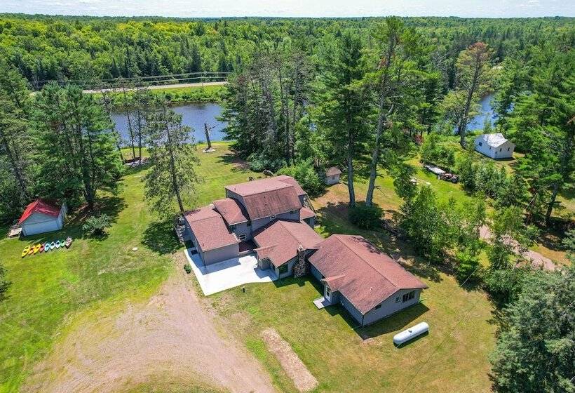 Spacious Winter Retreat W/ River Access + Kayaks!