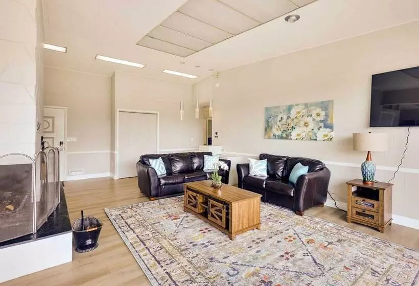 Stunning Copperhill Retreat W/ Mountain Views!