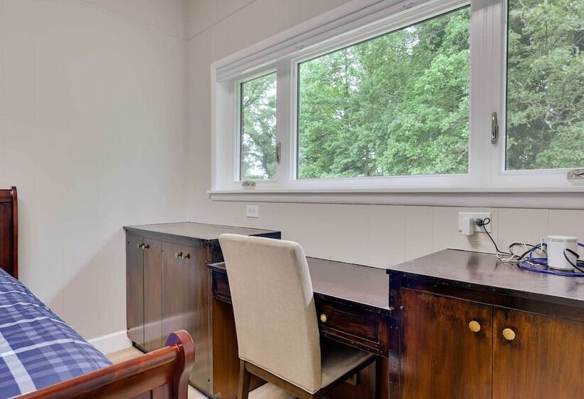 Stunning Copperhill Retreat W/ Mountain Views!