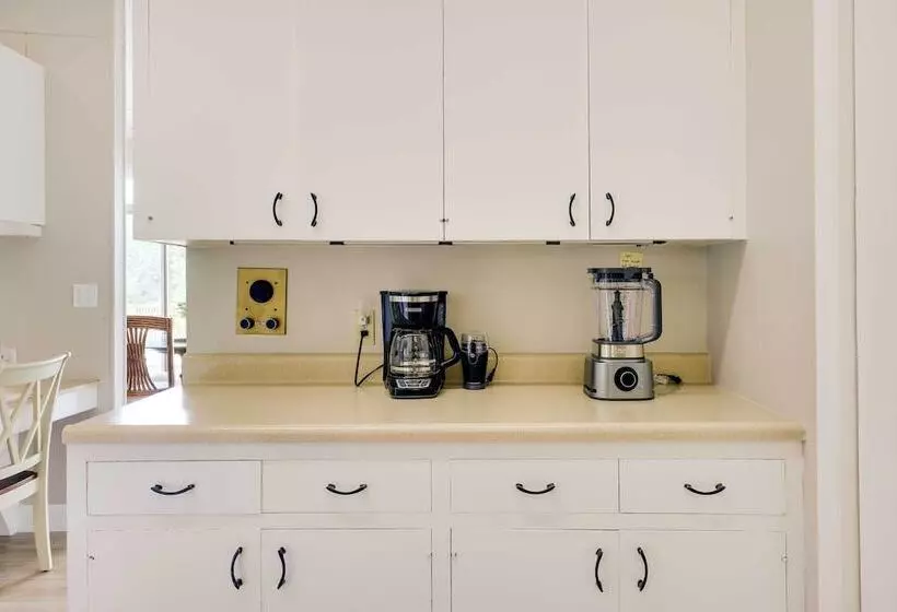 Stunning Copperhill Retreat W/ Mountain Views!