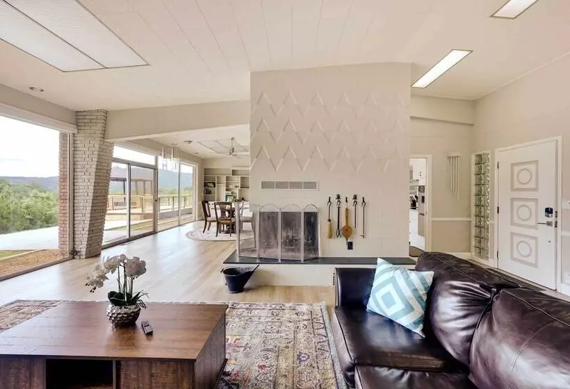 Stunning Copperhill Retreat W/ Mountain Views!