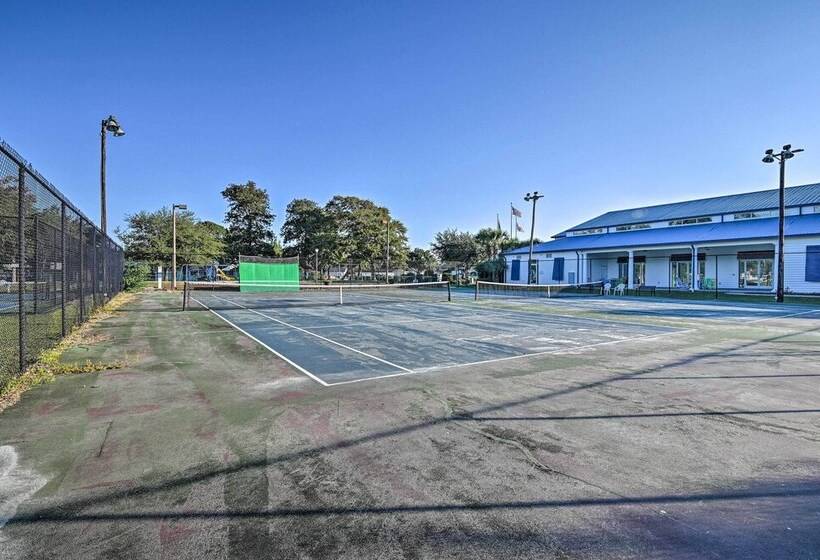 Surfside Beach Home W/ Community Perks Near Ocean!