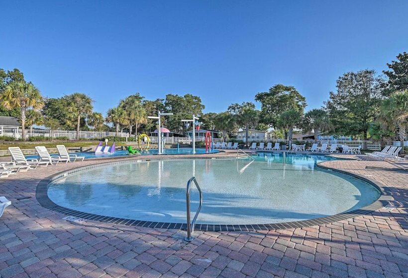 Surfside Beach Home W/ Community Perks Near Ocean!