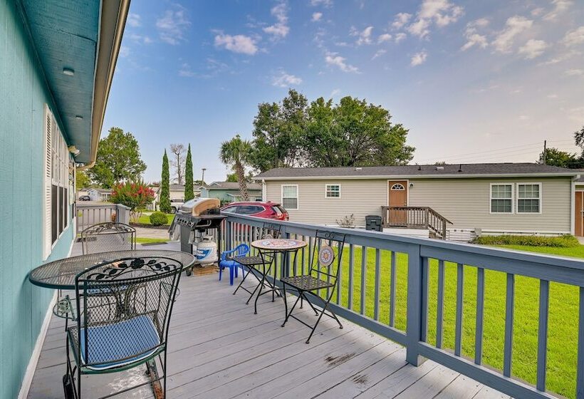 Surfside Beach Home W/ Community Perks Near Ocean!