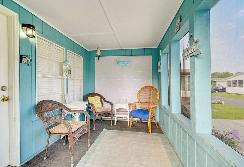 Surfside Beach Home W/ Community Perks Near Ocean!