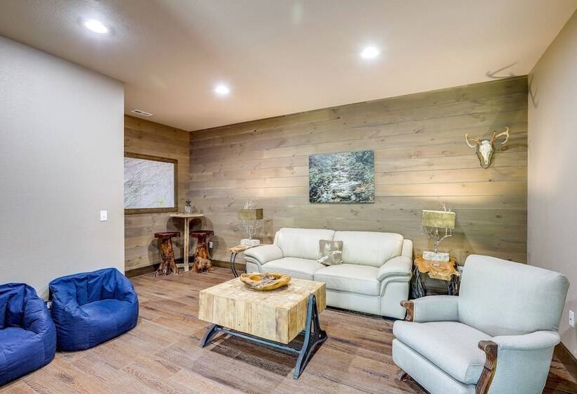 Unique Burnsville Home W/ Mountain Views + Deck!