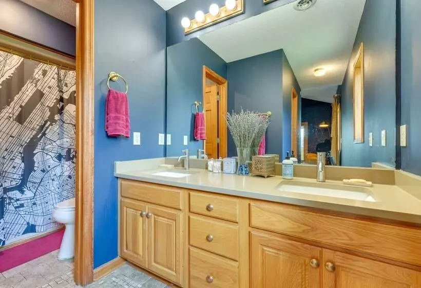 Waterfront Bristol Area Retreat W/ Boat Dock