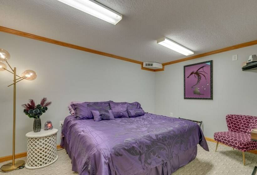 Waterfront Bristol Area Retreat W/ Boat Dock