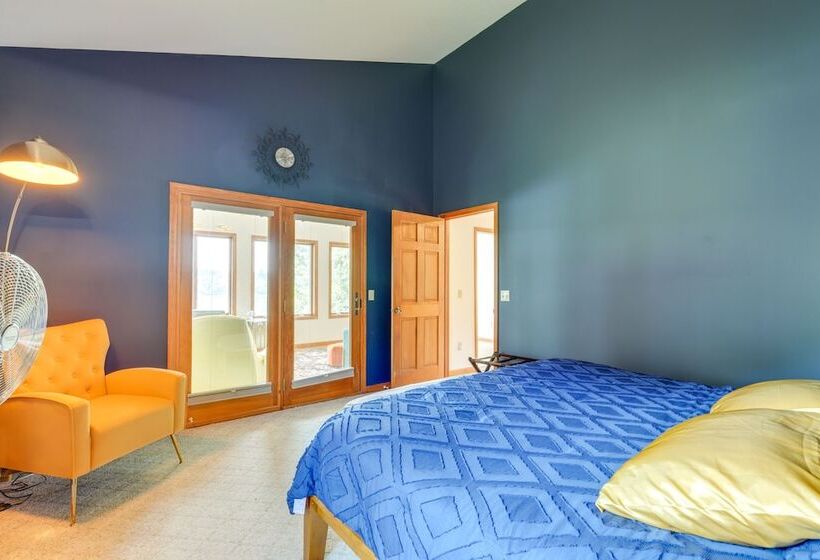 Waterfront Bristol Area Retreat W/ Boat Dock