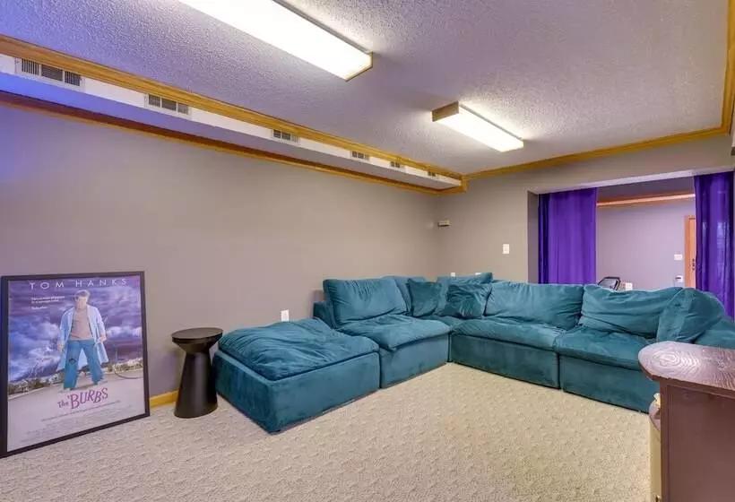 Waterfront Bristol Area Retreat W/ Boat Dock