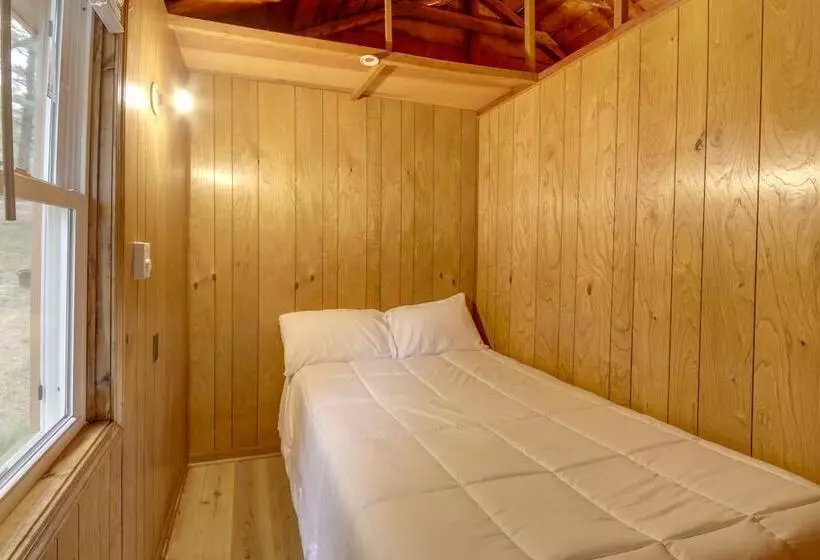 Waterfront Lake Cabin: Close To Boating & Fishing!