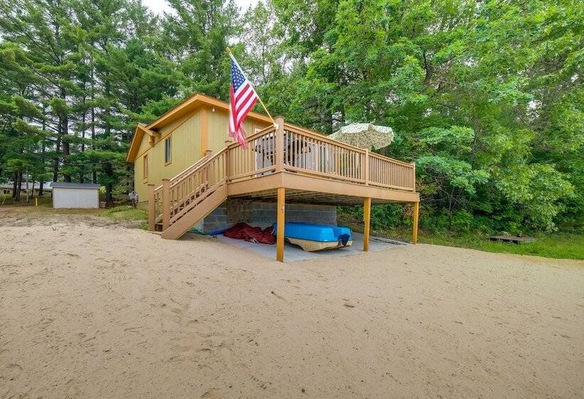 Waterfront Lake Cabin: Close To Boating & Fishing!