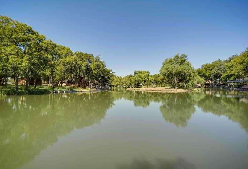 Waterfront Lake Lbj Cabin W/ Private Dock!