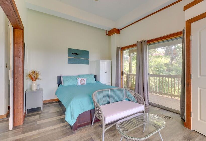 Waterfront Spicewood Home: Deck, Fire Pit & Grill