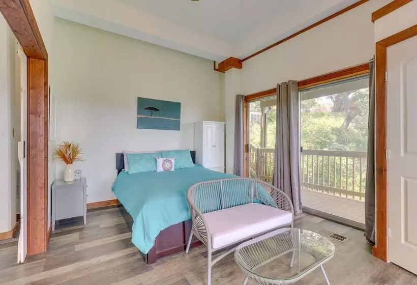 Waterfront Spicewood Home: Deck, Fire Pit & Grill
