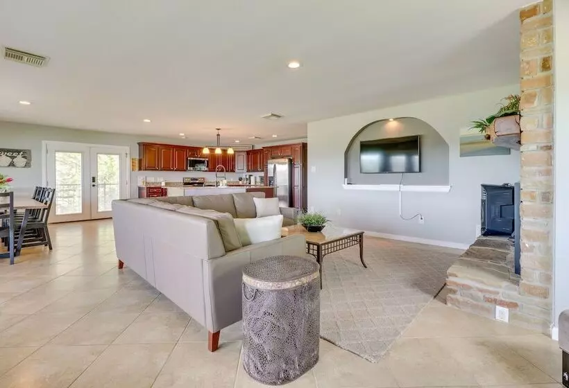Waterfront Spicewood Home: Deck, Fire Pit & Grill