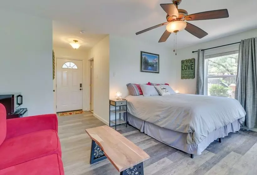 Waterfront Spicewood Home: Deck, Fire Pit & Grill