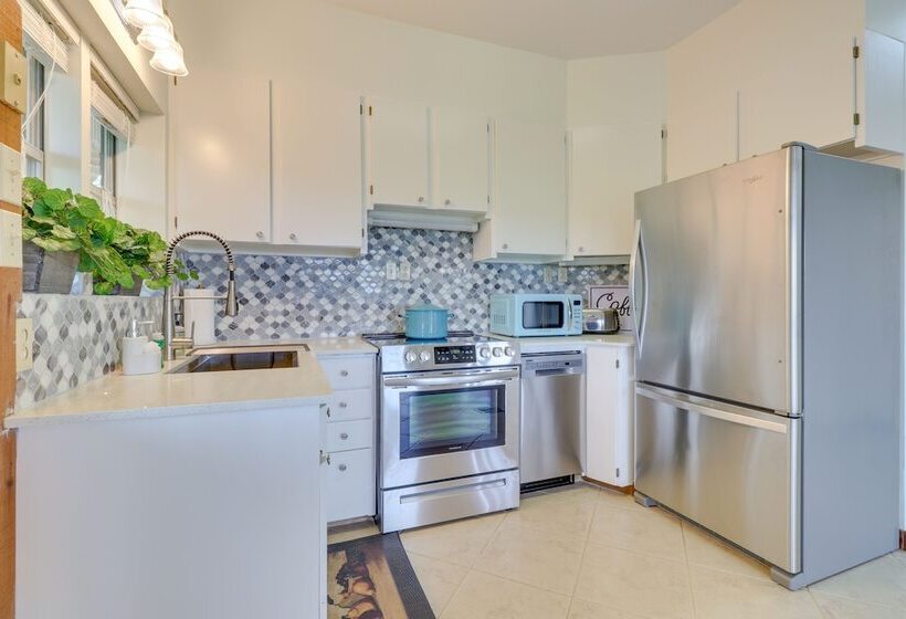 Waterfront Spicewood Home: Deck, Fire Pit & Grill